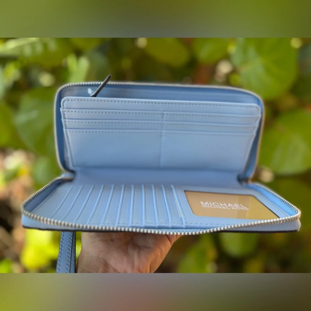 Michael Kors Jet Set Travel LG Continental Wallet Light Sky - Picture 5 of 10